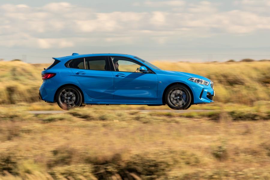  BMW 118i M Sport (F40) 2019 года  (UK) (фото 13 из 43)